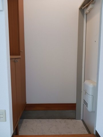 クレセントの玄関|明るい玄関です