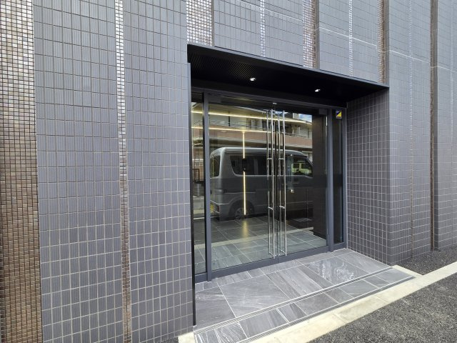 川崎市多摩区長尾４丁目の賃貸マンションのエントランス