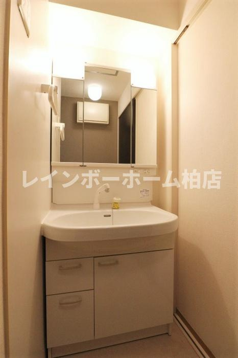 仲介手数料（賃料の1.10ヵ月）の50％OFF対象物件！の独立洗面台
