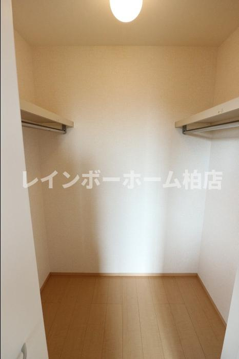 仲介手数料（賃料の1.10ヵ月）の50％OFF対象物件！の収納