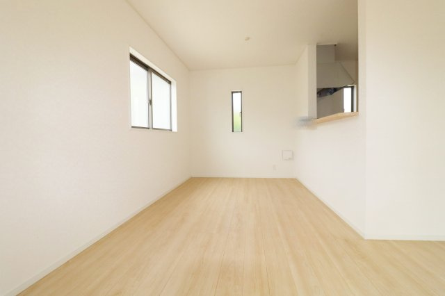 郡山市富田町字町内　　　　2号棟　　　富田小学校、富田中学区の居間・リビング