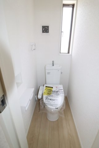 郡山市富田町字町内　　　　2号棟　　　富田小学校、富田中学区のトイレ|2階　トイレ