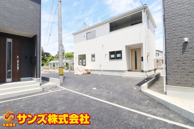 郡山市富田町字町内　　　　2号棟　　　富田小学校、富田中学区の外観|南東側から見た駐車場を含む外観♪
