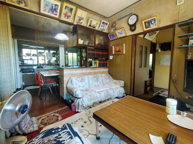 矢岳町　戸建の居間・リビング