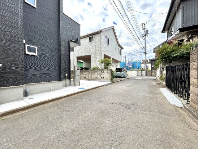 所沢市上新井５丁目　新築一戸建　西武池袋線　西所沢の前面道路含む現地写真|交通量の少ない住宅地に位置しており、生活環境良好です。