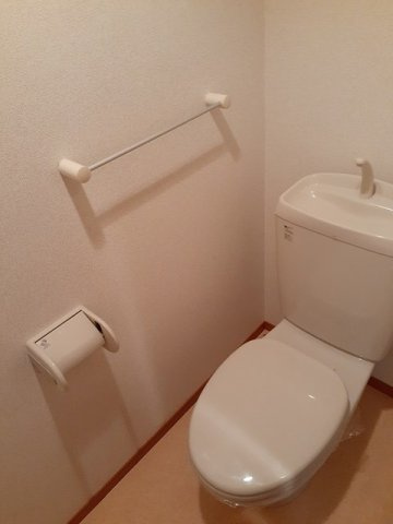 清潔感のあるトイレです
