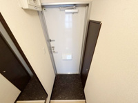 毎日通る玄関はこちらです