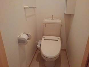 コンパクトで使いやすいトイレです