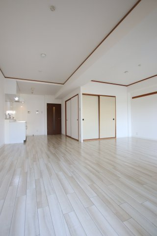 【居間・リビング】 | グランドメゾン津々山台
