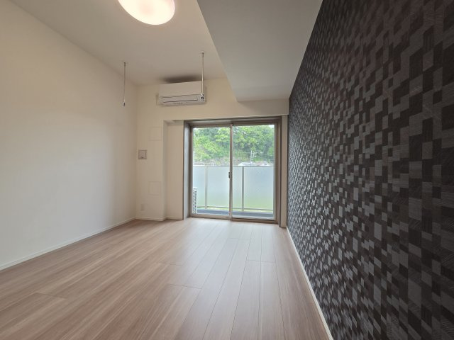 川崎市多摩区長尾４丁目の賃貸マンションの居間・リビング