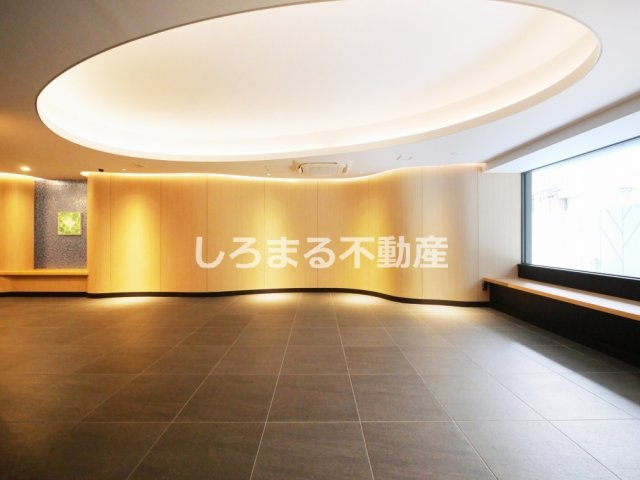 ジオエント新町のロビー