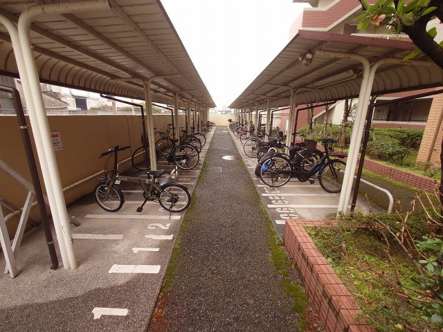 ハイマート若松（C-32）の駐輪場