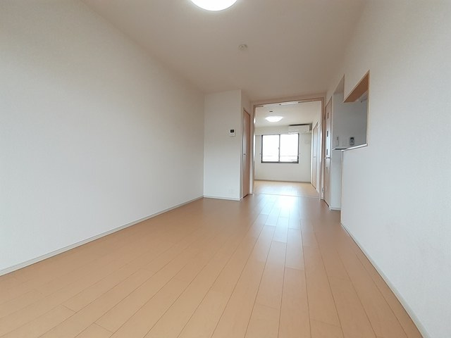 稲城市大丸のアパートの内装