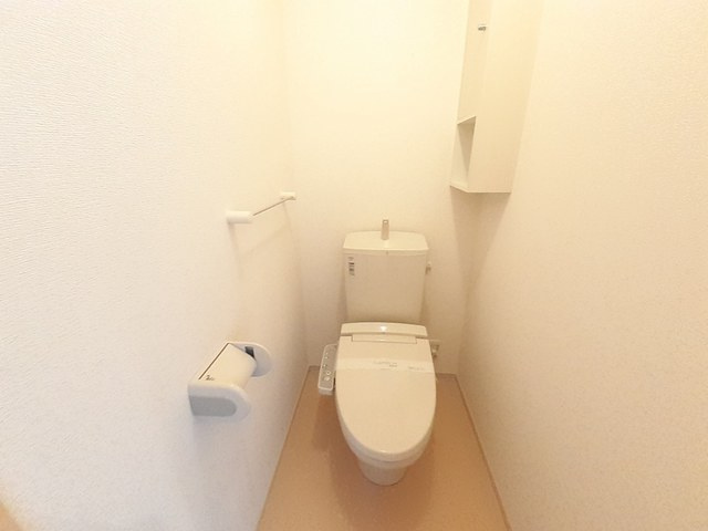 稲城市大丸のアパートのトイレ