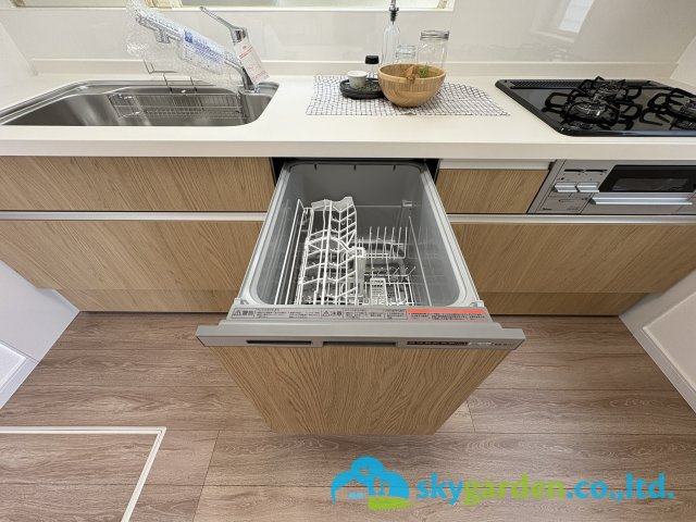 逗子市久木　中古戸建　のキッチン|食洗機付いてます