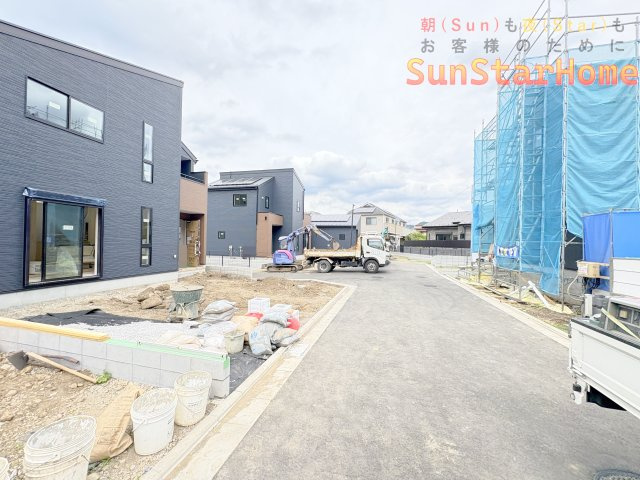 【サンスターホーム】青梅市柚木町3丁目　長期優良新築1号棟の前面道路含む現地写真