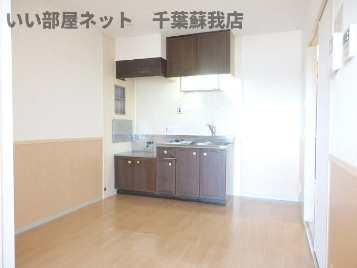インペリアルハイツ　Ⅲのキッチン|コンパクトなキッチンで掃除もラクラク