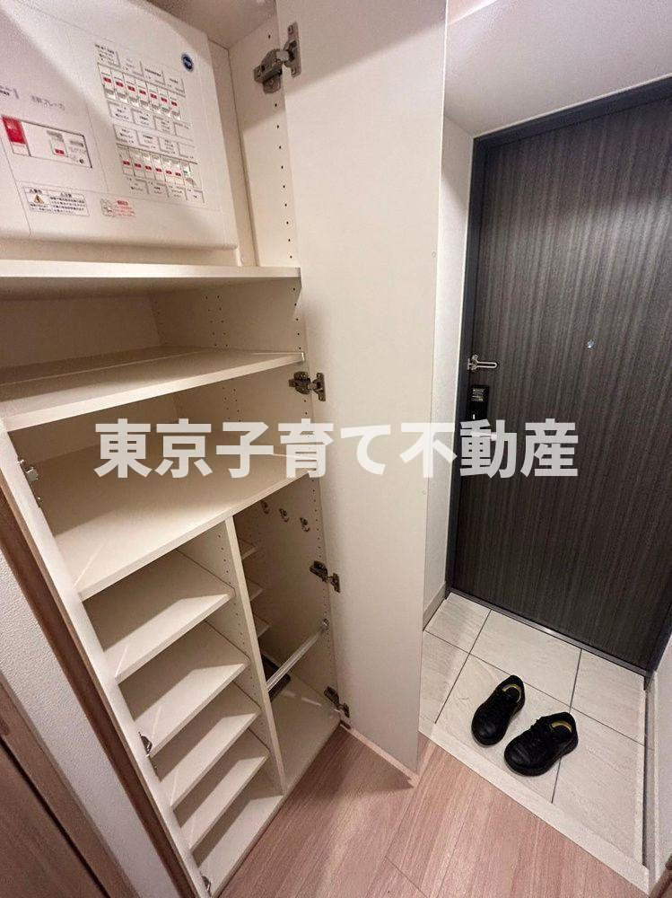ＡＬＴＥＲＮＡ護国寺の玄関