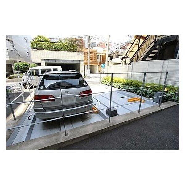 グランハイツ錦糸町の駐車場
