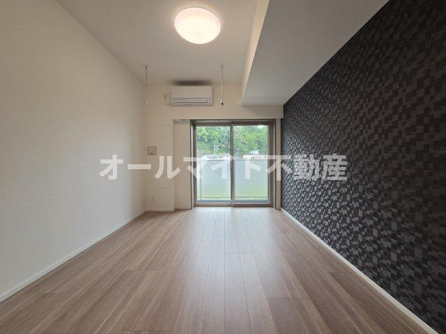 川崎市多摩区長尾４丁目の賃貸マンションの居間・リビング