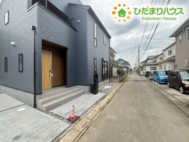 熊谷市別府　第5　新築一戸建て　リーブルガーデン　01の前面道路含む現地写真