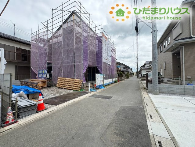 熊谷市別府　第5　新築一戸建て　リーブルガーデン　01の前面道路含む現地写真