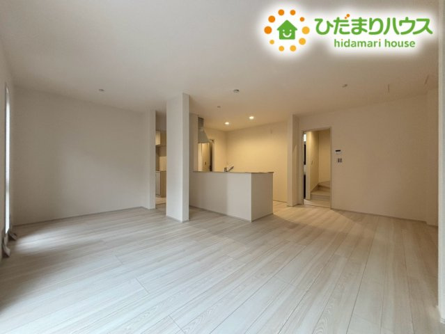 熊谷市別府　第5　新築一戸建て　リーブルガーデン　01の居間・リビング