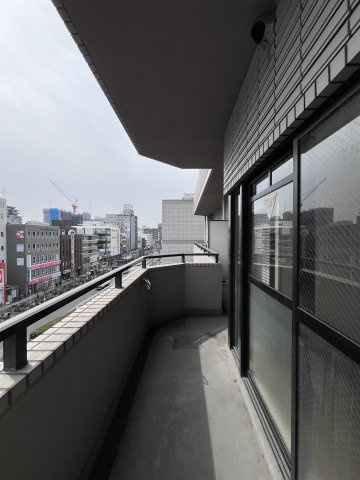 サンシャイン寿のバルコニー