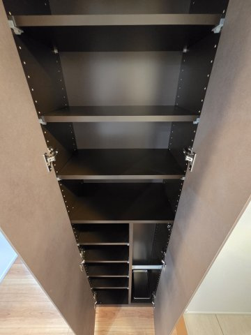 川崎市多摩区長尾４丁目の賃貸マンションの収納