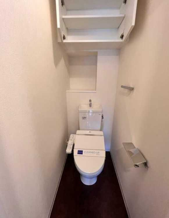レジディア三軒茶屋Ⅲ　1Fコンビニ　トランクルーム　礼金０のトイレ