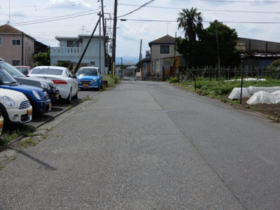 【前面道路含む現地写真】 | 藤沢市獺郷土地（６５４．９坪） | 前面道路