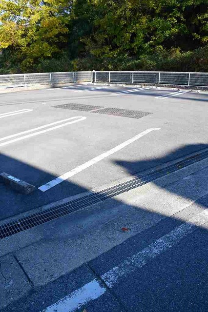 クレセントSATOの駐車場