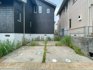 【駐車場】 | あすみが丘東　リフォーム済み【3LDK】中古戸建：JR外房線「土気」駅 | 駐車場は2台とめられます