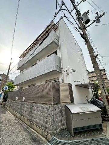 GKレジデンス逆瀬川の外観