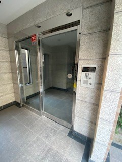 サンリット本山南のエントランス