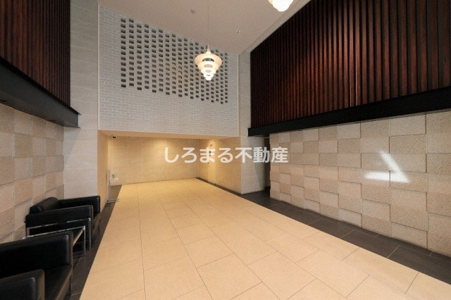 セイル淀屋橋のロビー
