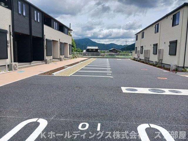 クレール丹波Ⅰの駐車場