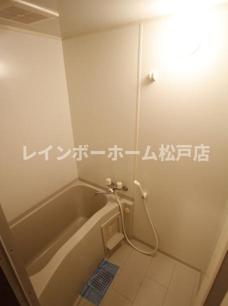 アムール リーヴェロ【仲介手数料：50％OFF】対象物件！の浴室|日々の暮らしに欠かせないお風呂です