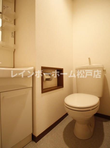 アムール リーヴェロ【仲介手数料：50％OFF】対象物件！のトイレ|コンパクトで使いやすいトイレです