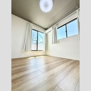 加島新田屋敷戸建の居間・リビング