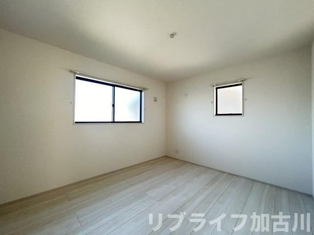 曽根町戸建ての洋室