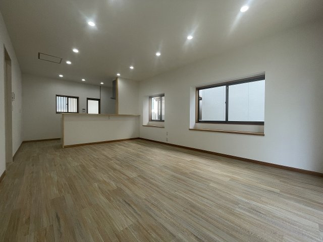 若竹台町一戸建の居間・リビング