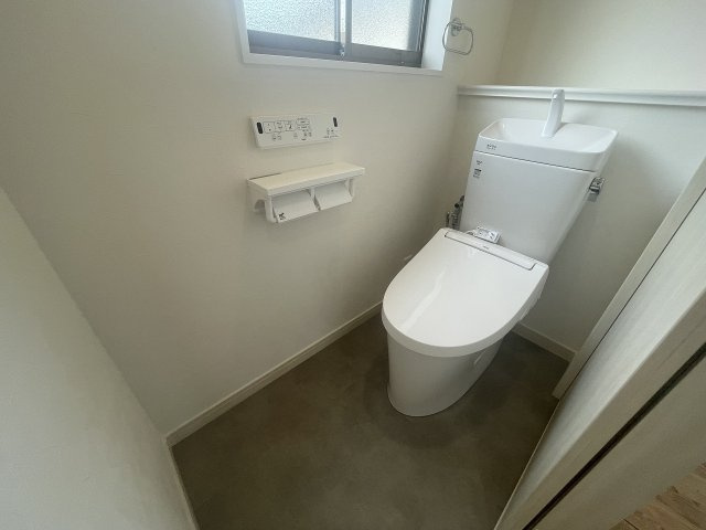 若竹台町一戸建のトイレ