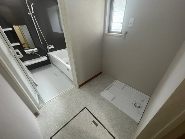 若竹台町一戸建の脱衣所