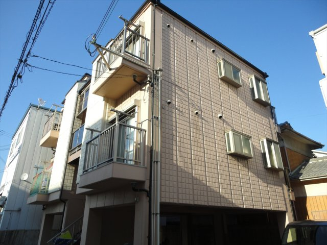 中川ハイツの外観