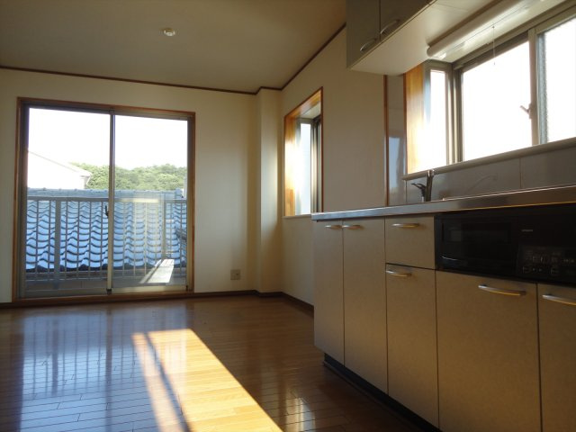 中川ハイツの洋室