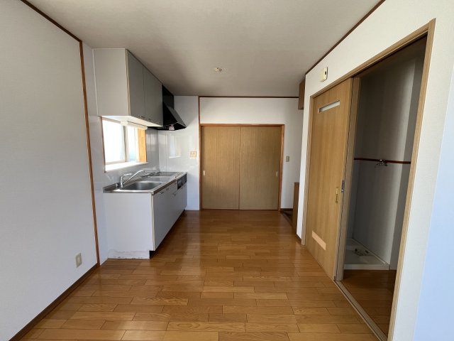 中川ハイツの洋室