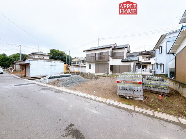 [新築住宅] 熊谷市別府 第5 全1棟の前面道路含む現地写真