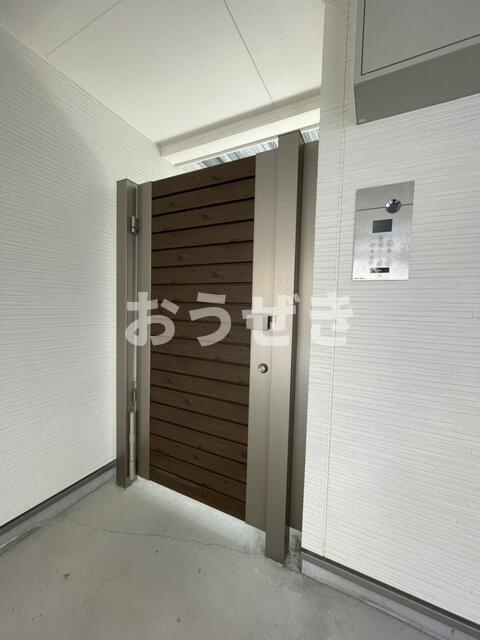 ＭＡＹＨＩＬＬＳ横濱のエントランス| 