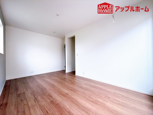 [新築住宅] 坂戸市鎌倉町 全6区画の洋室|２階居室は全室収納あり！たっぷりある収納活用でお部屋もキレイを保てます♪